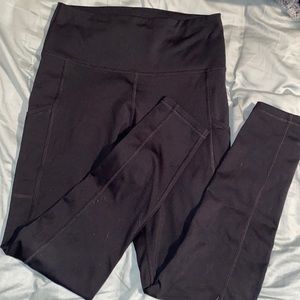 Black Aerie leggings!